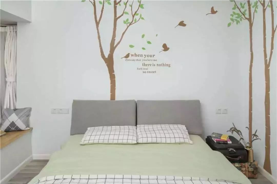 90平两室一厅，独立书房，还有特大阳台，怎么装修的？