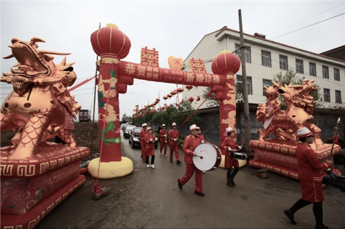 湖南老人车祸去世获赔15万，安葬三年后突然现身，家人：验过DNA