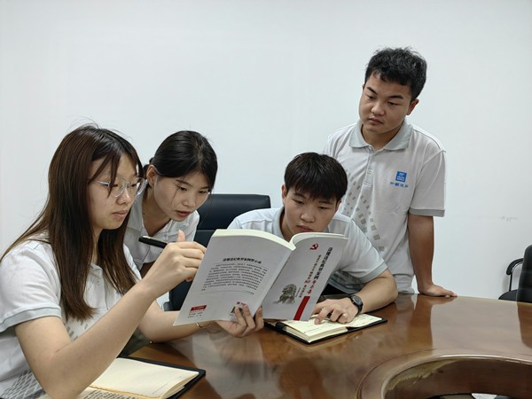 中建一局北京公司第五大项目部开展先锋青年话清廉活动