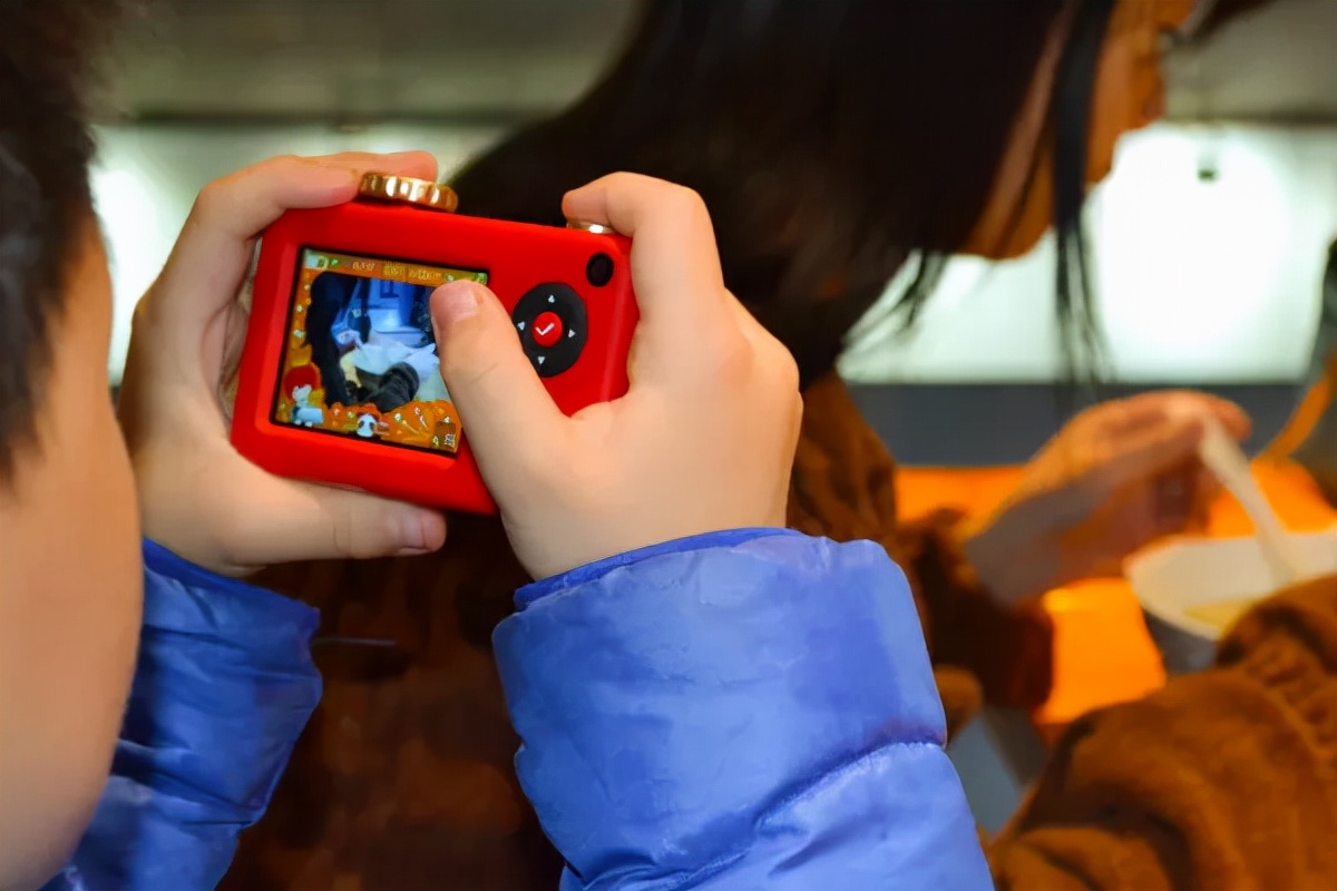 酷娃出街爱玩好物 小糖智能玩具相机PRO