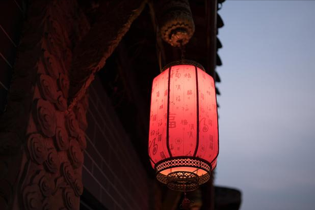 夜归一盏灯的唯美句子_晶羽科技