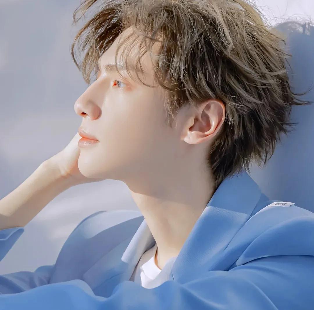 娱乐小爆料 吴倩 王一博 周柯宇 童谣 邓家佳 李易峰杨幂 刘诗诗 吴谨言