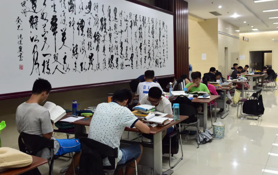 中国大学共分8个档次，能考上前5档的都算学霸，你的目标在哪档