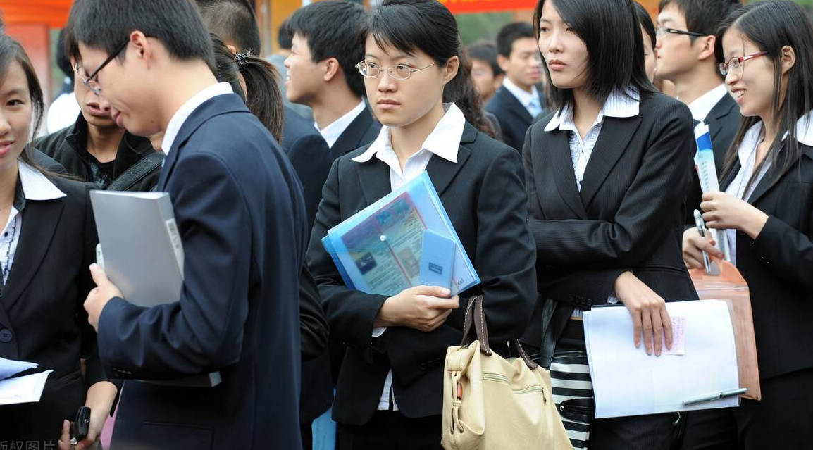 大学“高收入”专业排名出炉，榜首不让人意外，计算机仅排第二