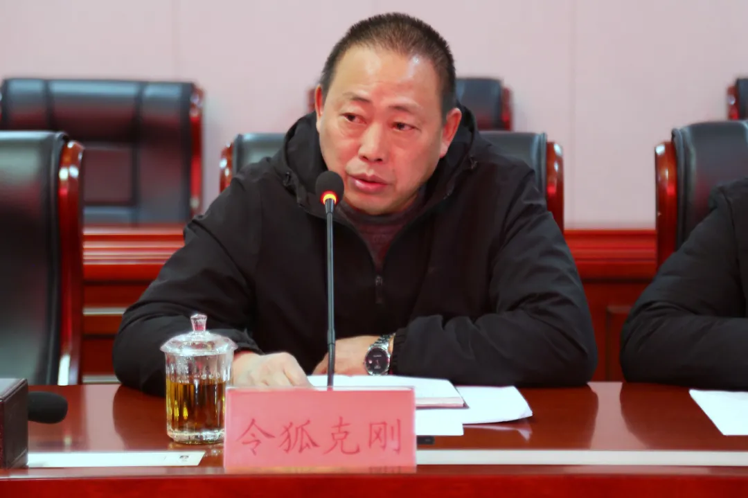 万小红在桐梓法院组织召开遵义中院征求人大代表政协委