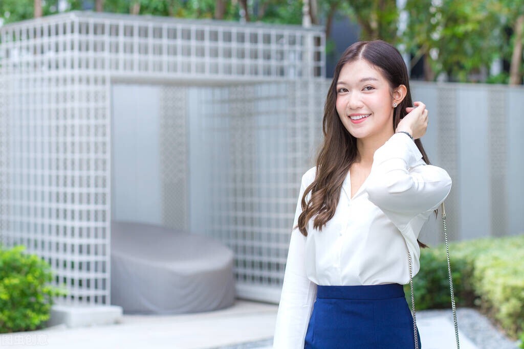 大学校长退休年龄（41岁的高级教师）