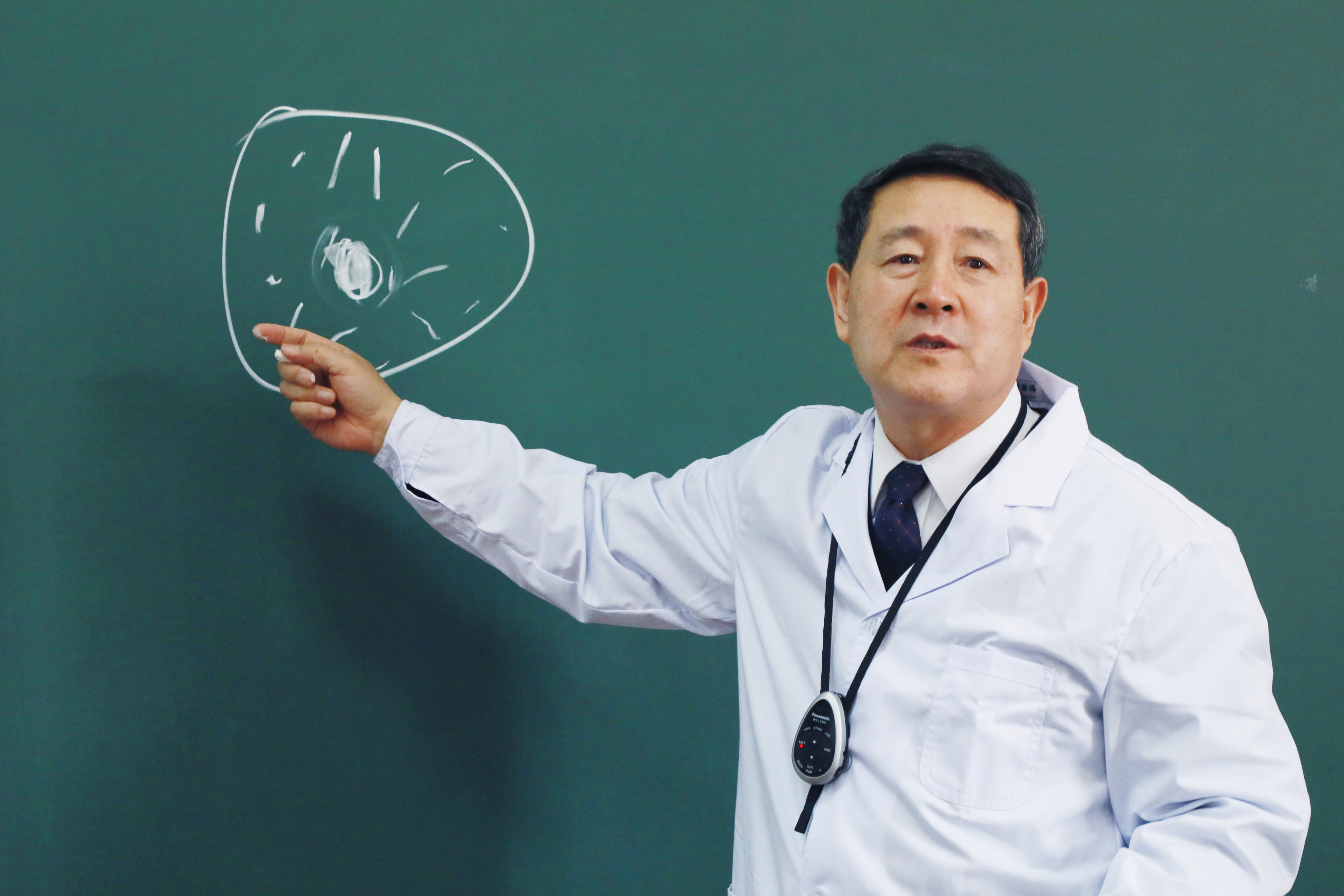 药苑传道 传承创新——杨宝峰院士 黑土地的荣光