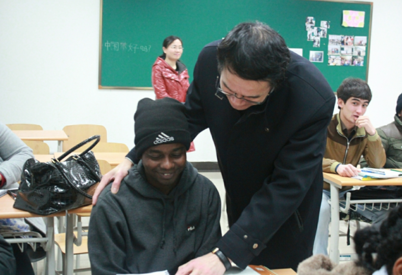 北京高校中文听力，听得留学生一头雾水，中国学生：我也没听懂