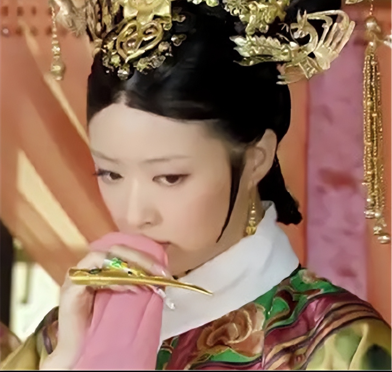 甄嬛传：难怪祺贵人会死得那么惨，看她爹和皇后都干了些啥事？