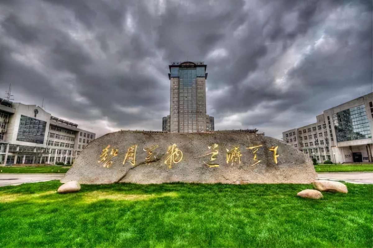 2022江苏高校排名出炉，南京大学稳坐榜首，这所大学进步飞快