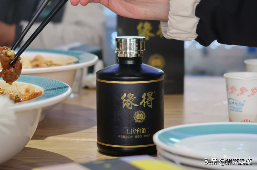 中国哪里产的白酒口感好？8大白酒排名榜，看看你喝过几款？