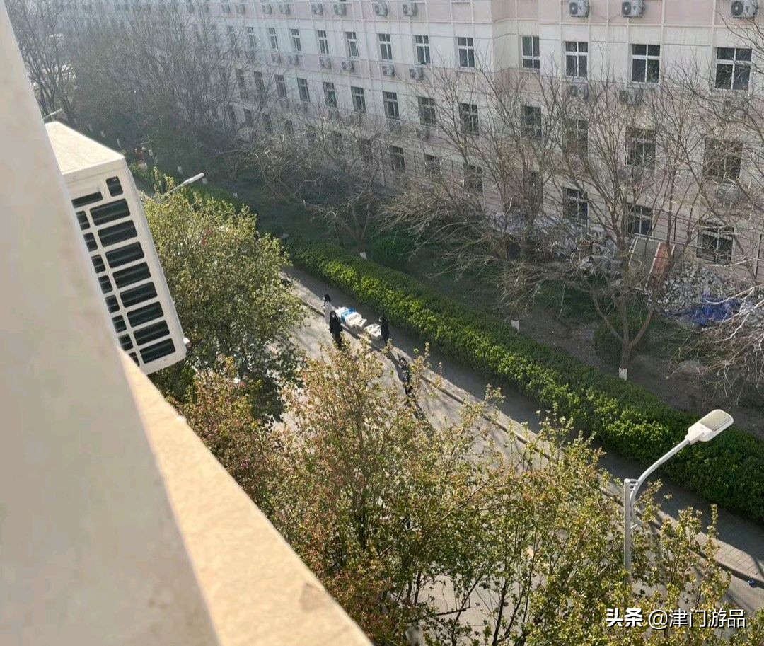 天津大学生确诊新冠，全校同学封闭管理，宿舍封寝生活如何？