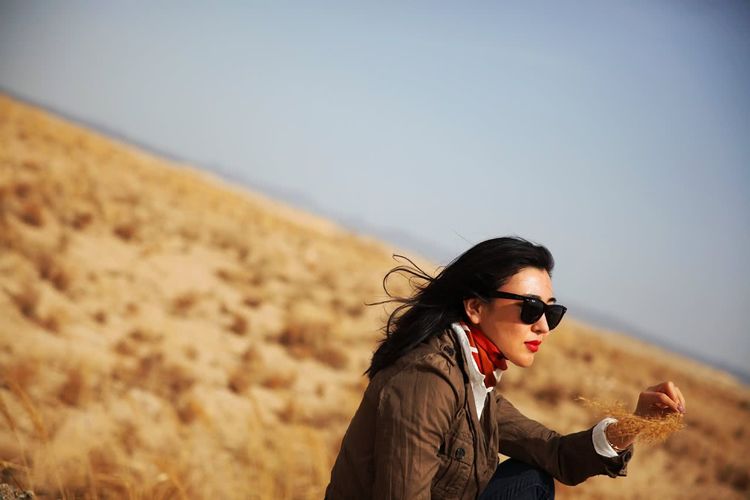 她不是播音科班出身，却在主持界站稳脚跟，李红把握每一次的机会