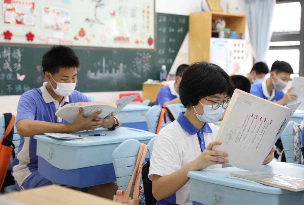 大学成绩中等是多少分（高三理科生模考590分上下）