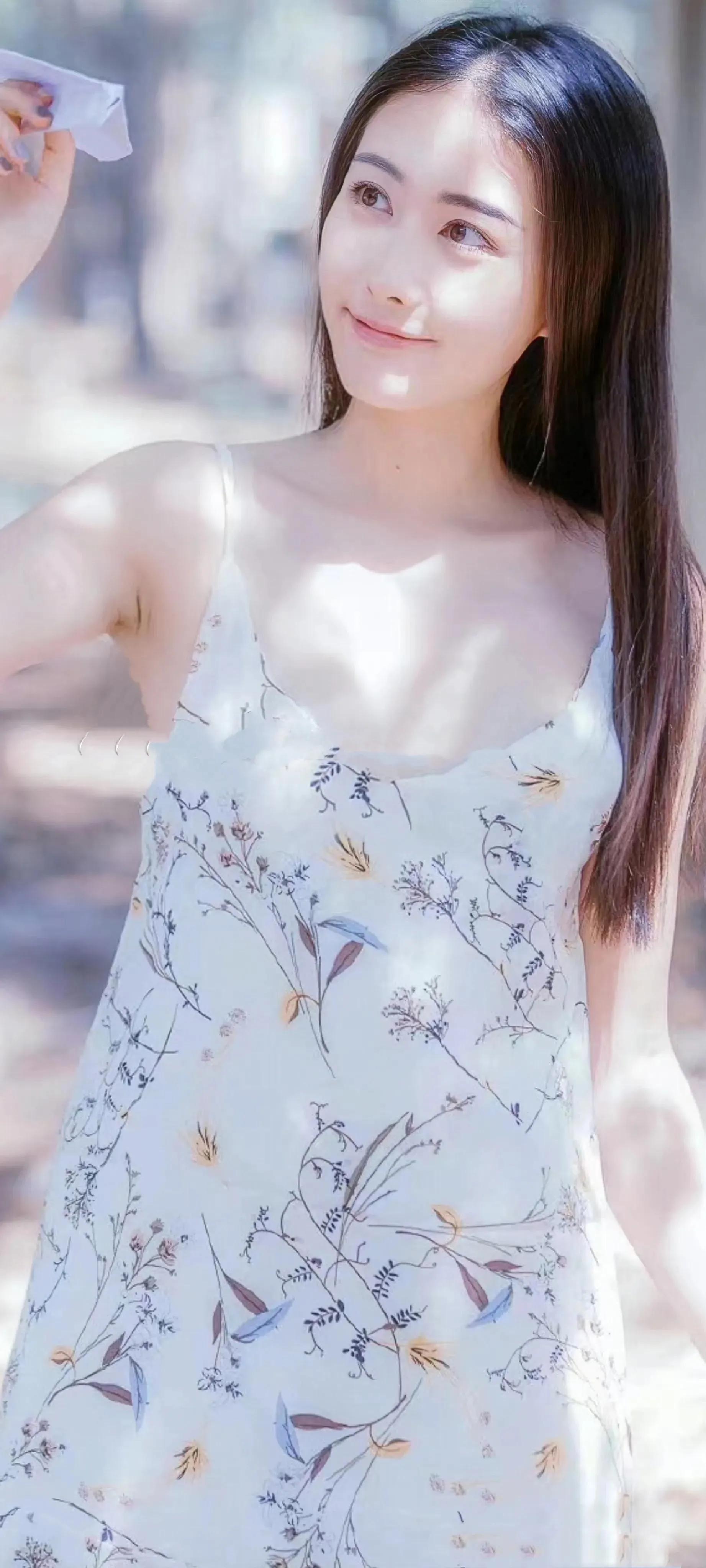 端庄美丽的张子璇
