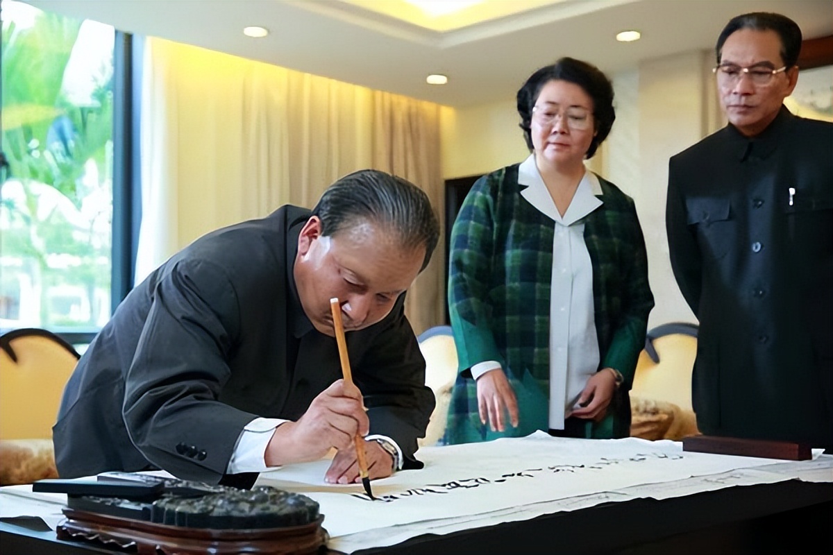 2013年邓小平影片开拍，女儿看后提出一意见：拍得好但有一点问题