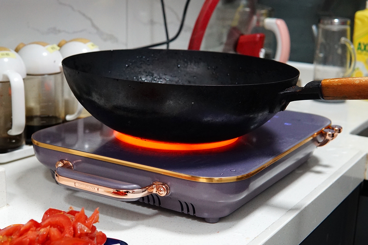 先暖胃再暖心，大宇电陶炉不挑锅具，美食在家轻松做