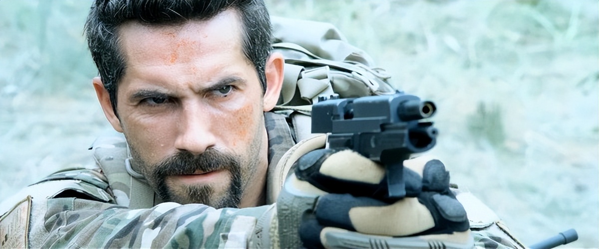 吴京硬汉枪战动作片《战狼》武器解析盘点