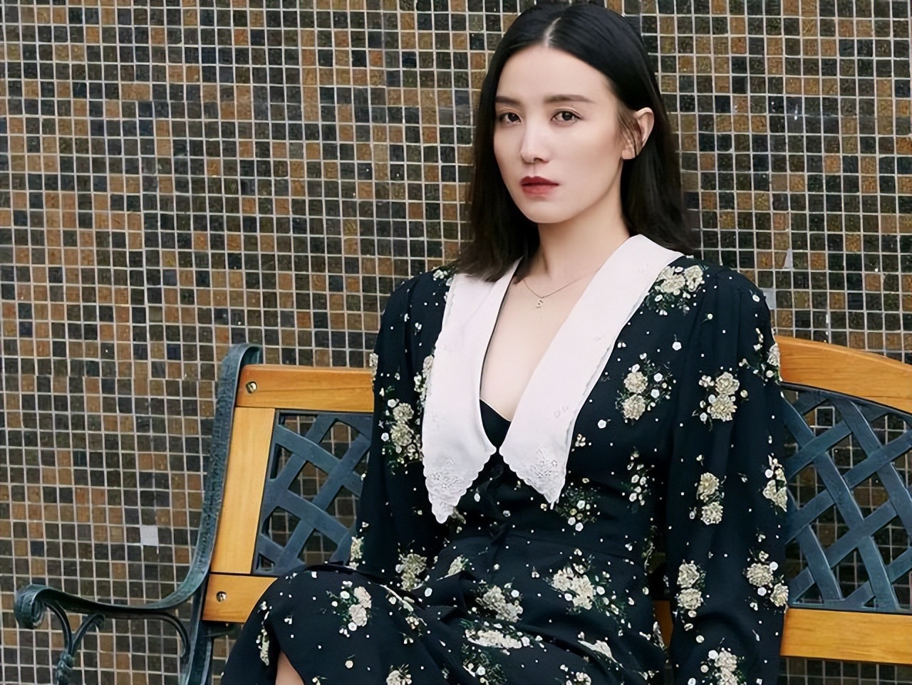 同样叫宋佳，一个事业爱情双丰收，一个只谈恋爱不结婚