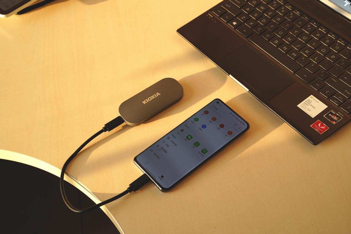 体积更小、速度更快 铠侠XD10 移动固态硬盘 成了我的办公小能手