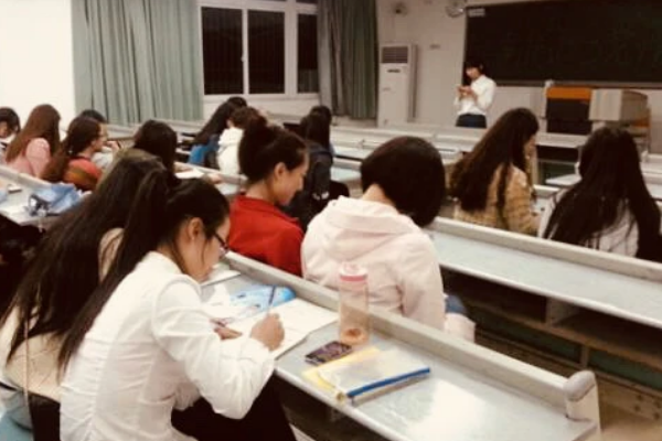 山东女子举报他人15年前顶替上大学，对方：她收了钱，现在又反悔