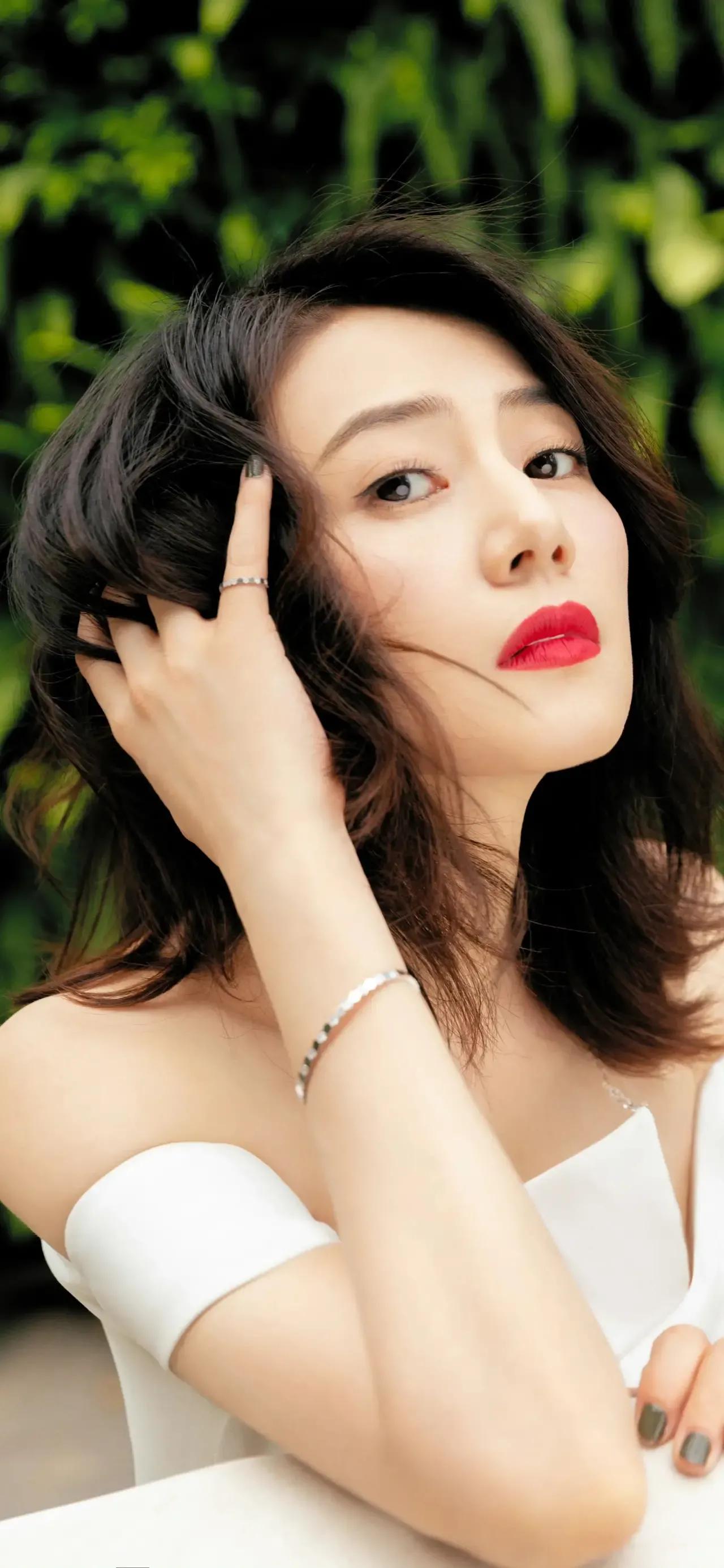 高圆圆：气质独特，优雅大方，唯美迷人