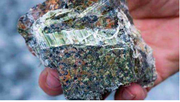 被美,日等66国禁用,一级致癌物"石棉",可能就潜伏在你的身边