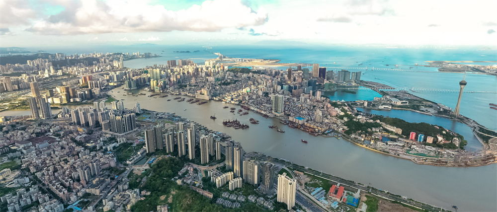 2003年，广西小伙做好事受重伤，因无钱治疗，两年后跳楼身亡