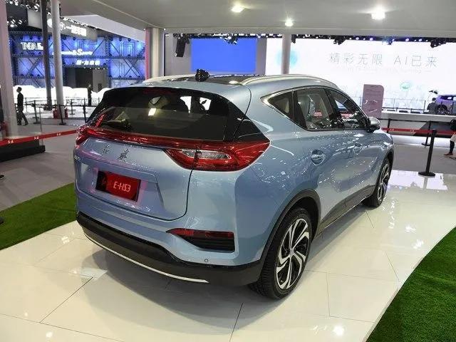 红旗“出手了”，新款EHS3曝光，轿跑造型+四驱，对标特斯拉
