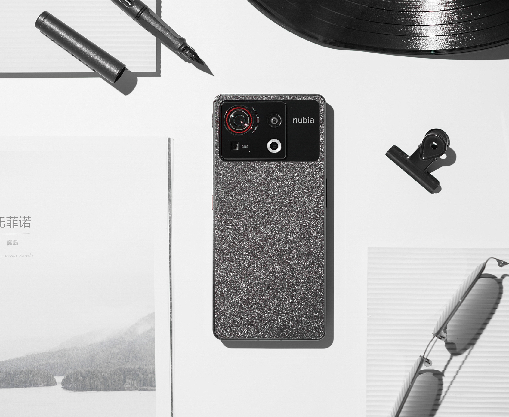 最薄的5000毫安直屏旗舰手机！最高可选18G+1T内存，电池更耐用