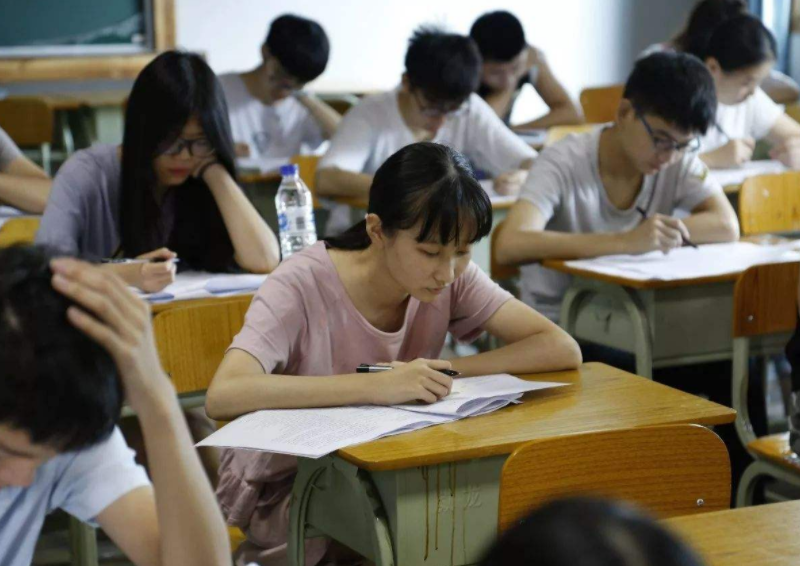 2022各省高考人数预估，或将再创历史新高，河南省依旧高居榜首