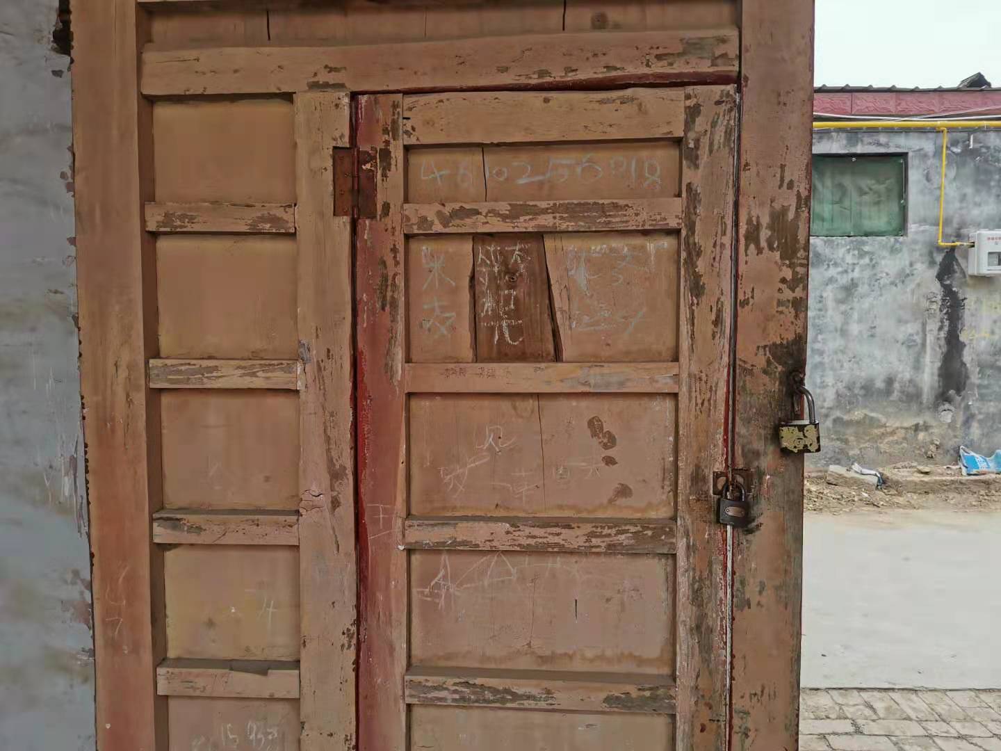 河南教师遭开除，档案被顶替22年，对方还找他借身份证办退休