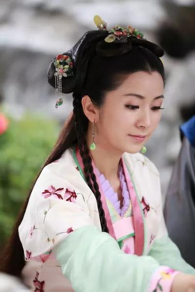 刘庭羽：气质婉约，温婉大方，魅力十足