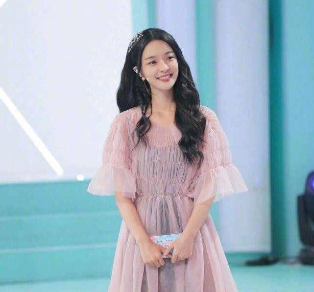 十个校花九个不得志？因美貌成名的她们：吴倩离婚，章泽天被嘲讽