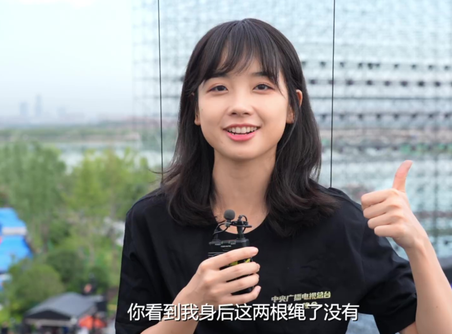 央视小花王冰冰遭人肉，被曝大学与人同居过，官媒就此发声