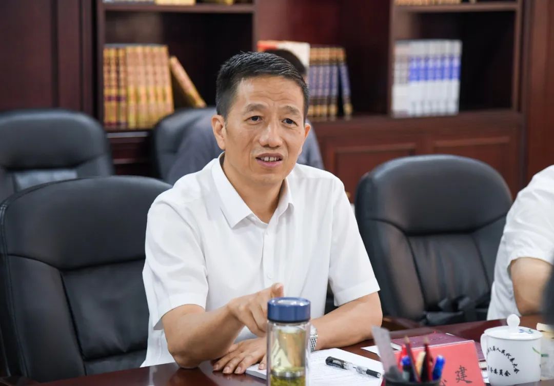 许忠建走访市人大常委会、市政府、市政协机关时强调 奋发图强 争先进位 齐心协力把怀化的工作做得更好