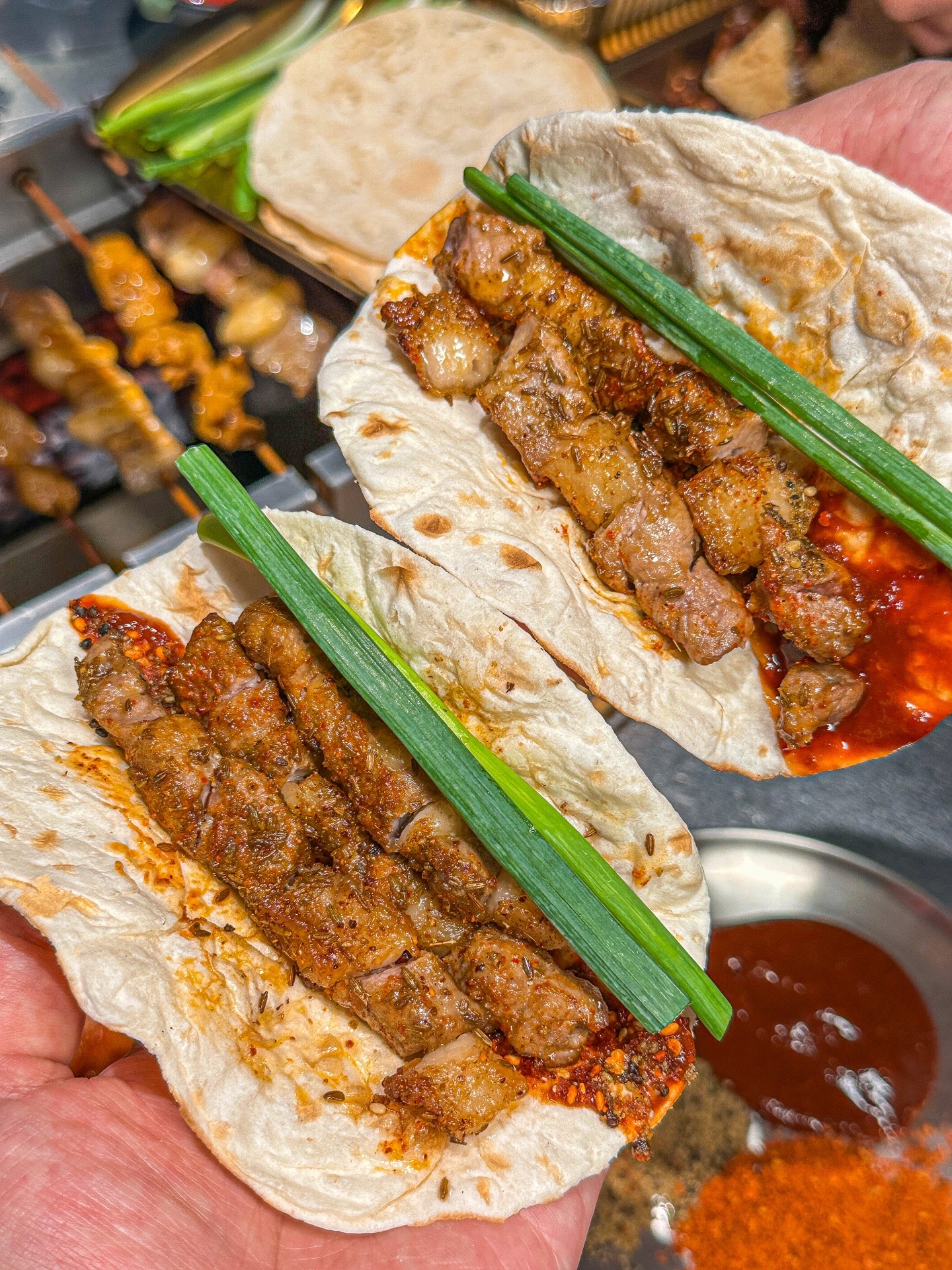 淄博烧烤卷饼真的好吃吗(这两个月淄博烧烤卷饼是真的) - 114货源网