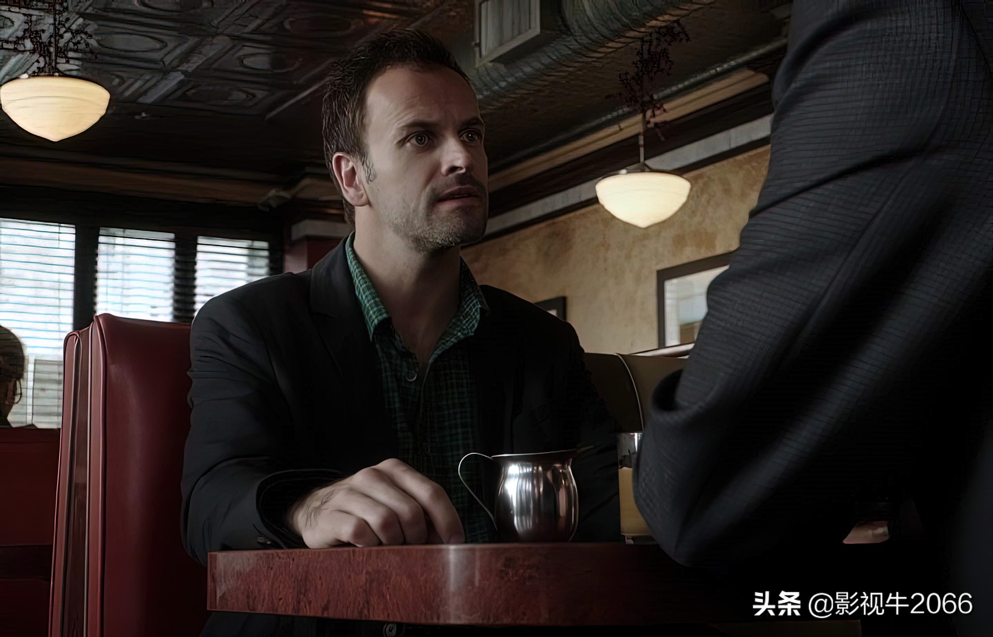 豆瓣评分8.2分，福尔摩斯基本演绎法第一季，超高智商推理美剧