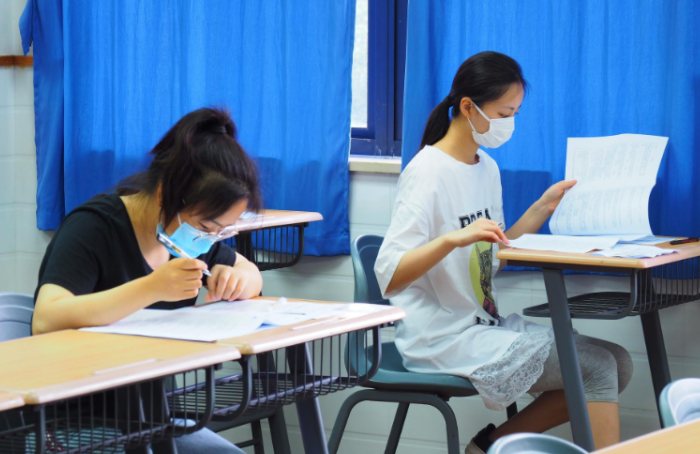 高考会比模拟高多少（高考的成绩和模拟考试成绩）