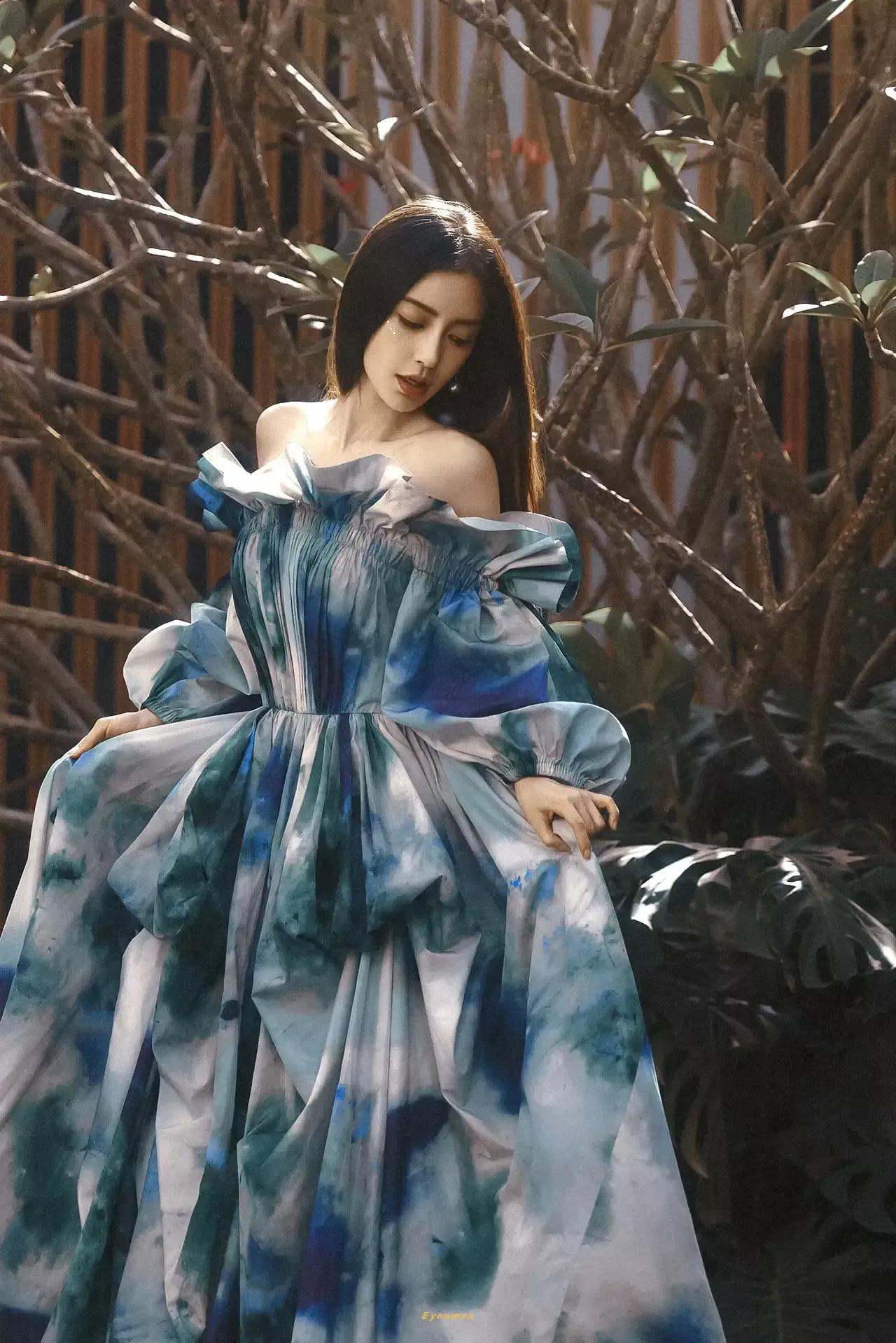 Angelababy:温婉大方，优雅迷人，魅力四射