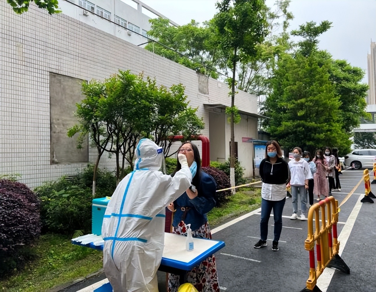 大邑县妇幼保健院院组织开展20合1混采检测技术实战演练