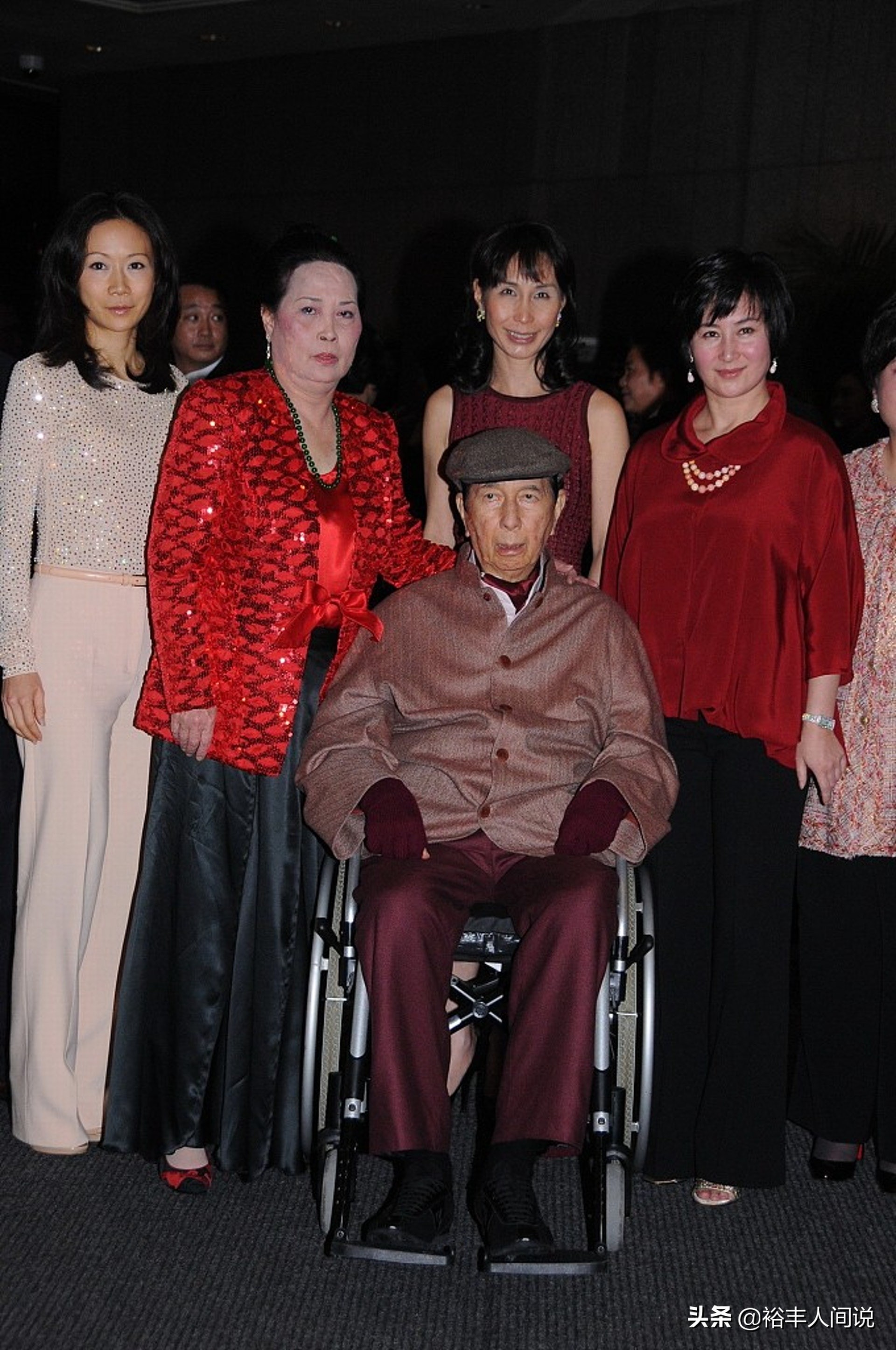 一路走好！何鸿燊二房太太蓝琼缨去世，出生军人世家深受赌王疼爱