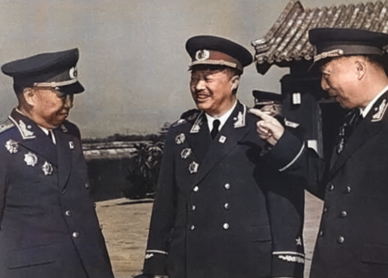 1954年军委成立，主席为首12名委员都是谁？和十大元帅有何关系？