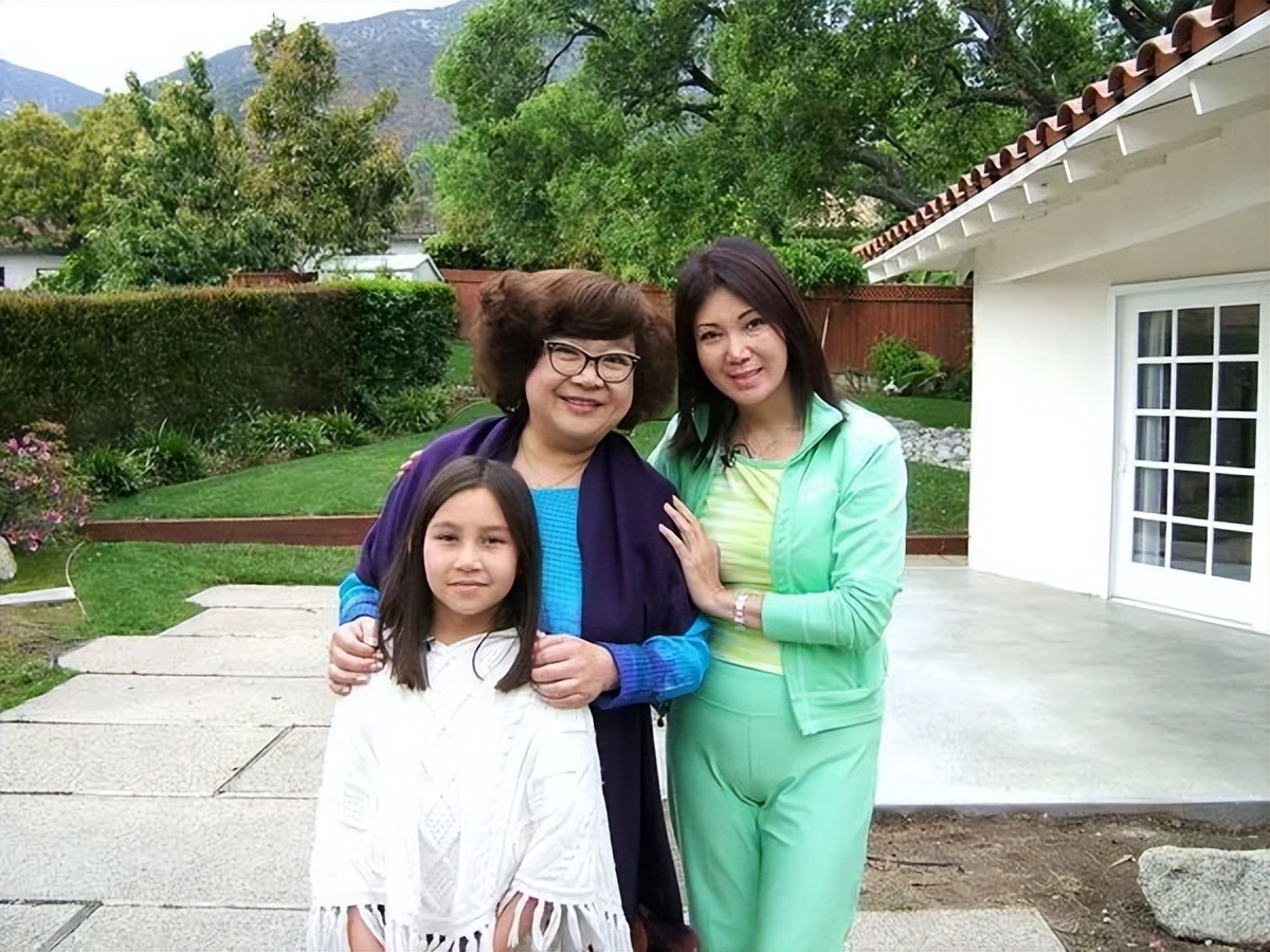 67岁首届港姐冠军近况曝光，赵雅芝曾是她劲敌