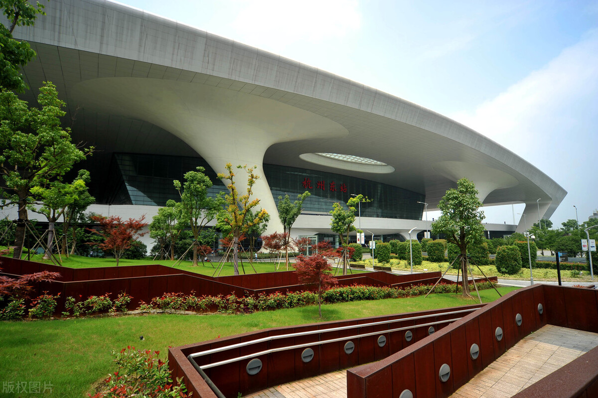 初试占比70%的四所大学，考研上岸很轻松，上岸的“天选之子”