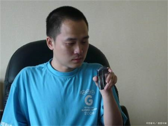 高考狂人张非，一次复旦一次北大，两次清华，现在基本上算是废了