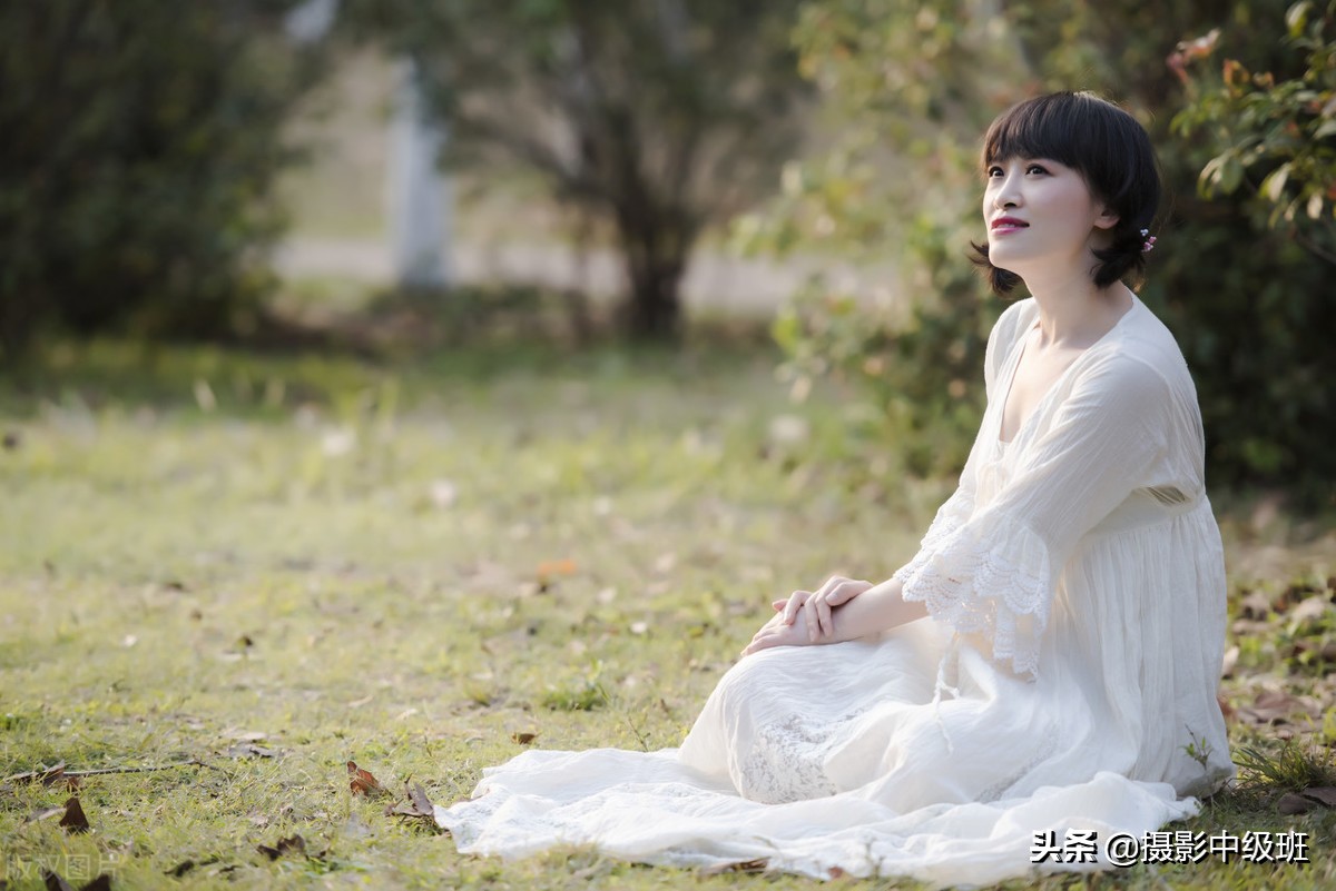 這2個(gè)錯(cuò)誤的拍照姿勢(shì)，攝影師不好構(gòu)圖，女性拍照姿勢(shì)禁忌