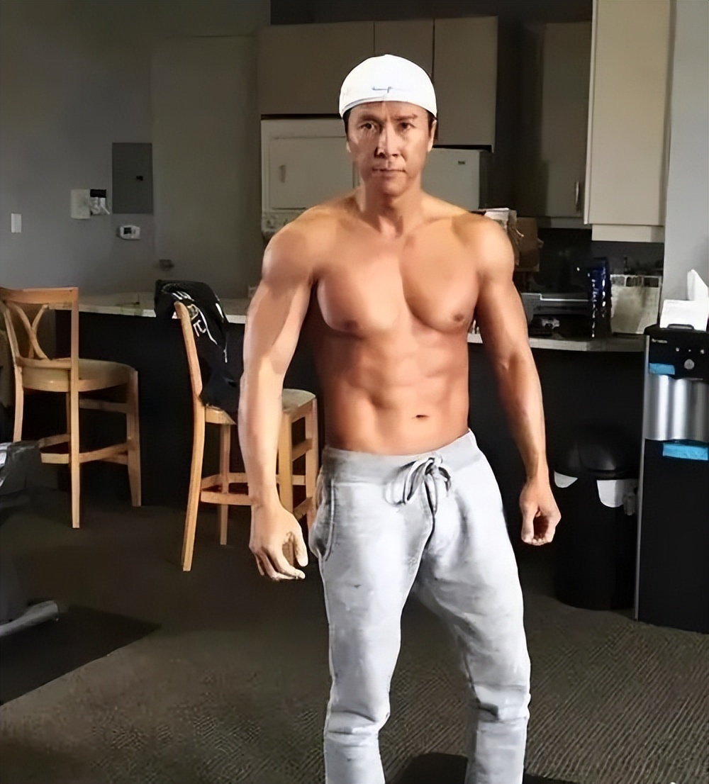 明明是50多岁的大叔，却把自己活成20岁的小伙，这些男星，我服