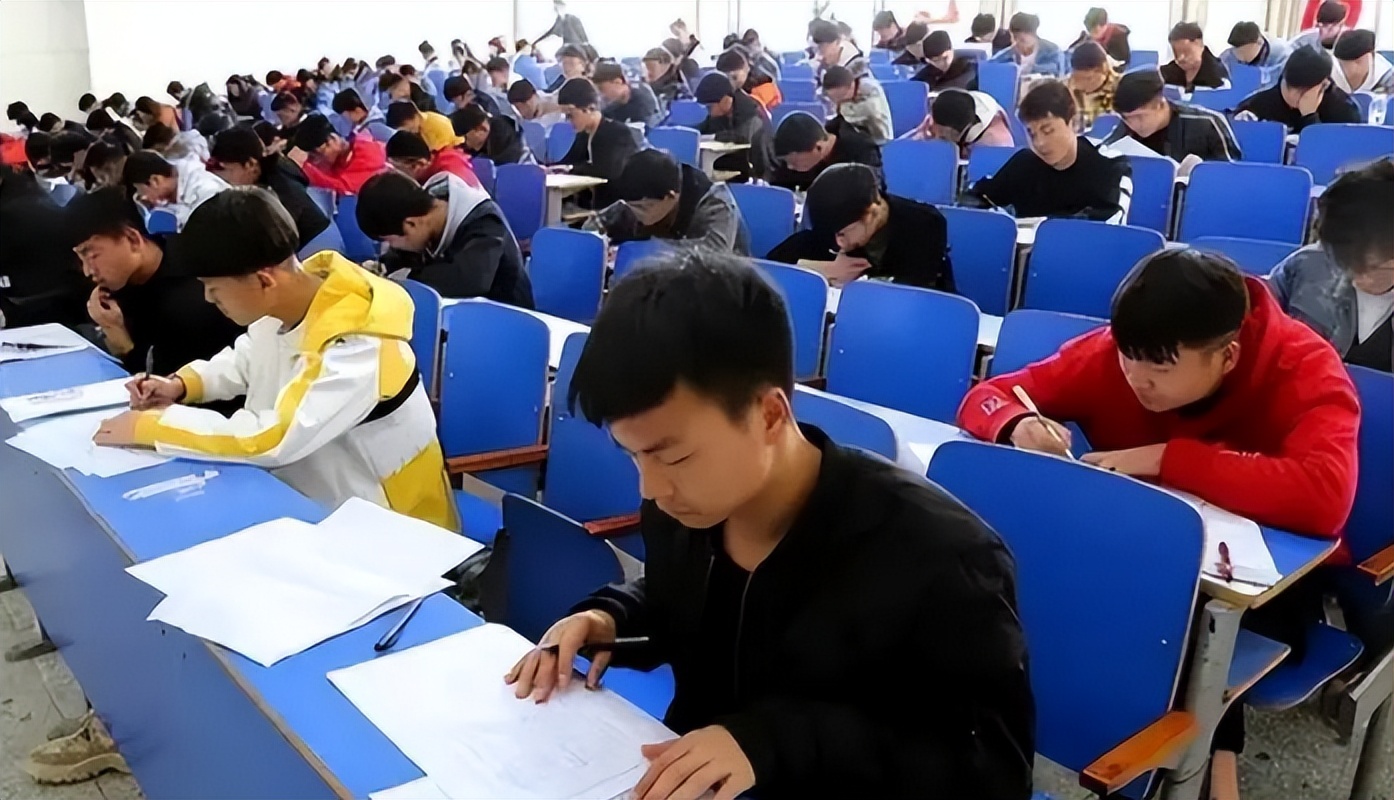 高考考上“专科学校”，和“单招”考入有啥区别？班主任说出实情