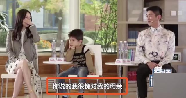 杜江陪霍思燕甜蜜度假后，晒和儿子滑雪照，8岁嗯哼越来越像爸爸